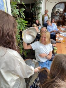 Besøg hos Københavns Møbelsnedkeri under Study tour on Bike med Tech2Tech